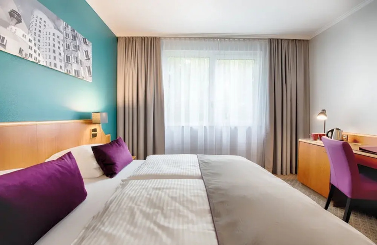 Holiday Inn