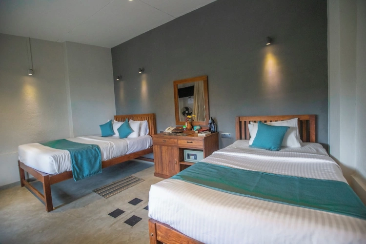 Deluxe Triple room with balcony and with mountain view