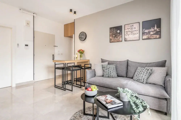 Charming One bedroom with balcony