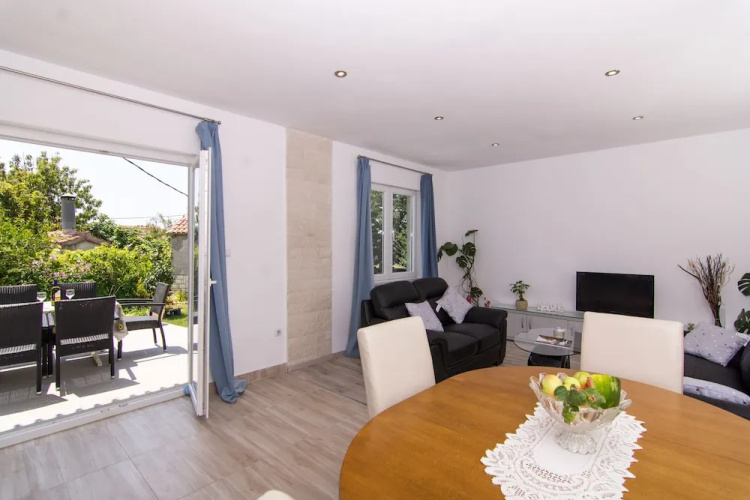 Apartmani Dolores