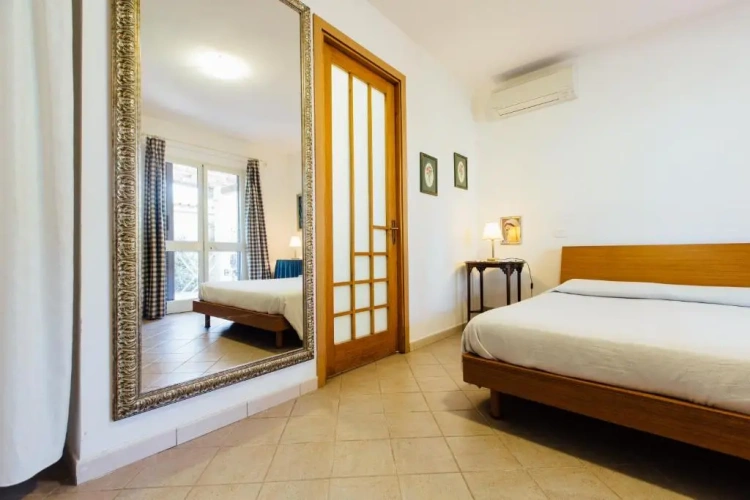 Standard Triple room