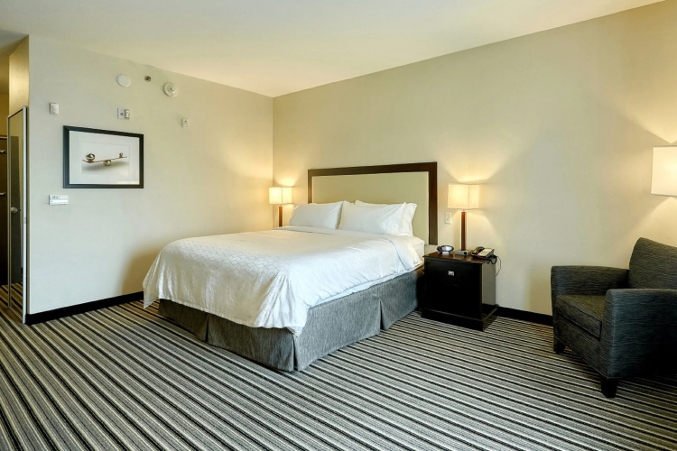 Holiday Inn Express Hotel & Suites Batavia -