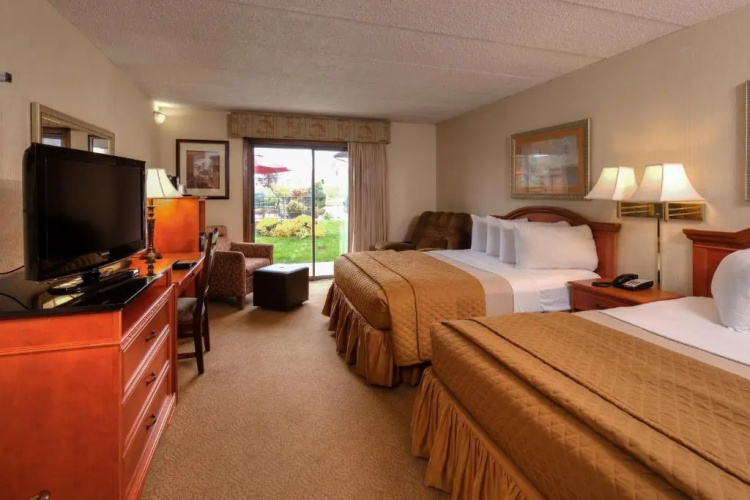Foothills Inn