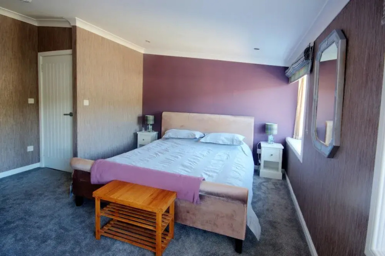 Thistle Apartment