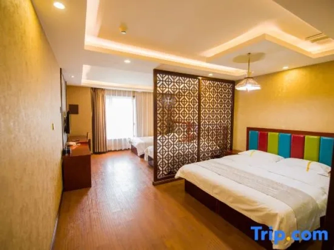 Deluxe Family Suite