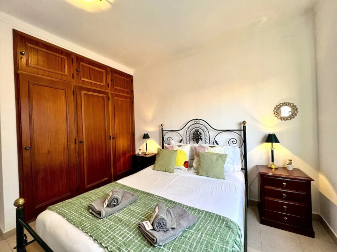 Vilamoura Classic Villa With Pool