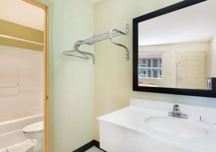 Howard Johnson Inn Ashburn