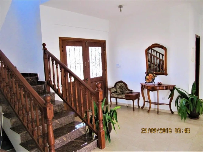 4 Bedrooms Cottage