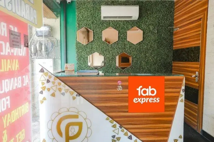 Fabexpress Paradise Inn