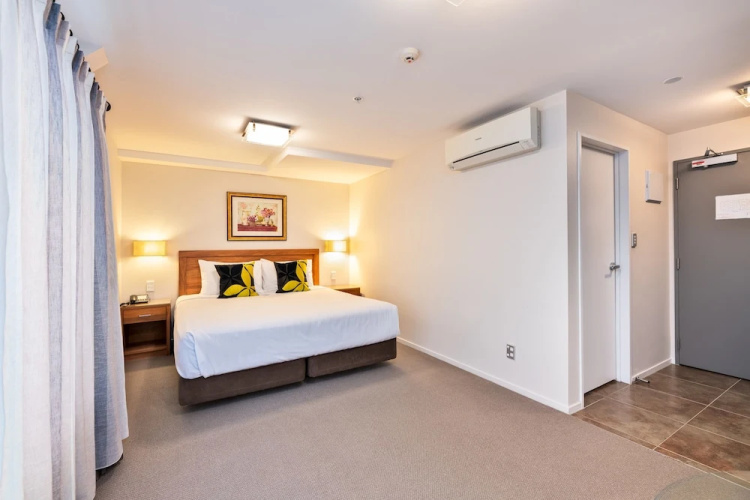 Quality Suites Alexander Inn