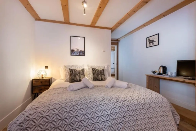 2 Bedrooms Apartment