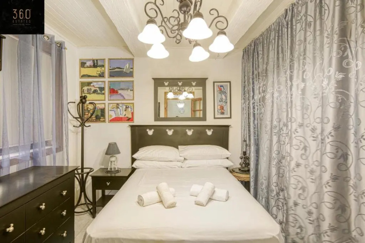 Beautiful, Seafront high end APT in PRIME Location by 360 Estates