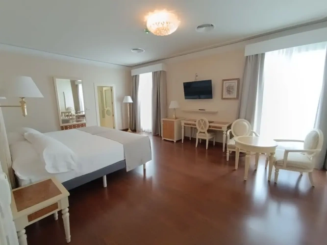 Standard Twin room with balcony