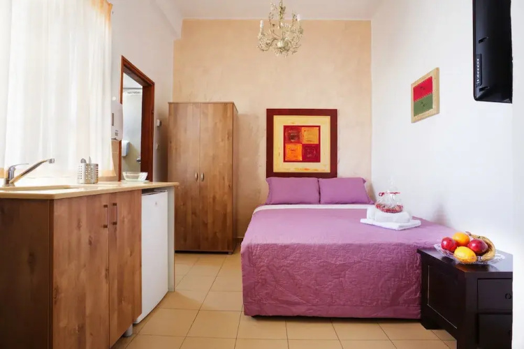 Loui Talpiot Hotel
