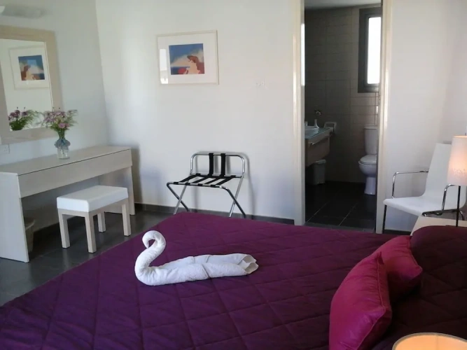 2 Bedrooms Villa