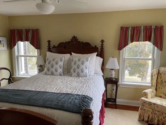 Economy room