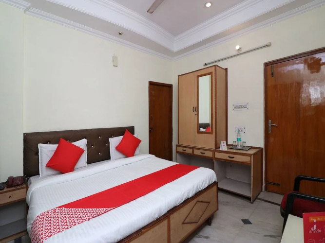 OYO 6073 Hotel K M B