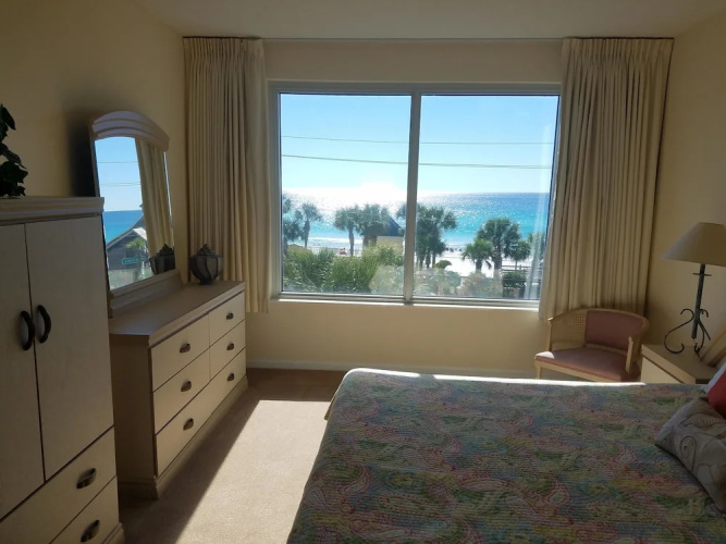 Leeward Key Condos by Crystal Waters