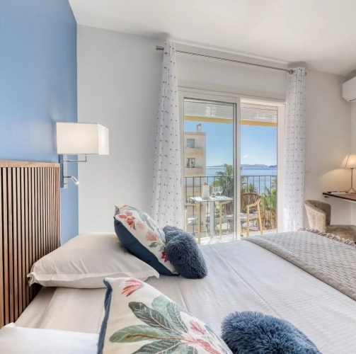 Superior Double room with partial sea view