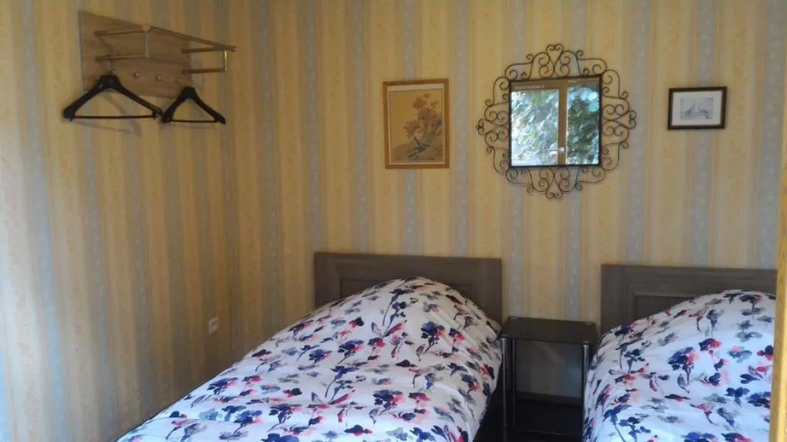 Standard Family room with garden view
