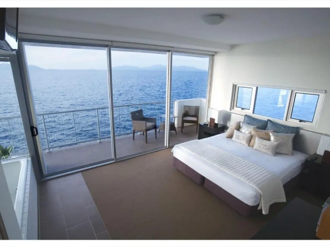 3 Bedrooms Apartment
