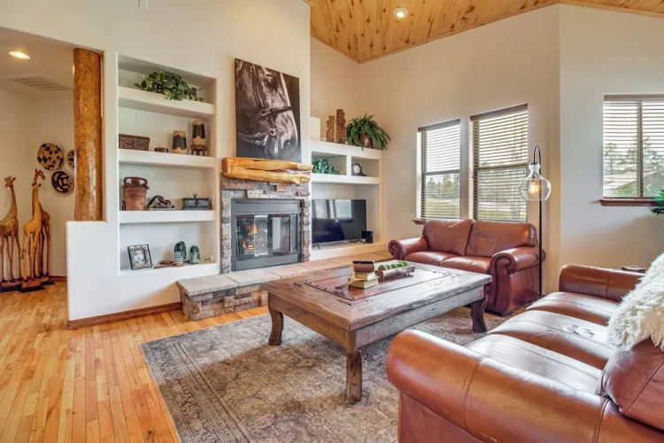 3 Bedrooms Apartment
