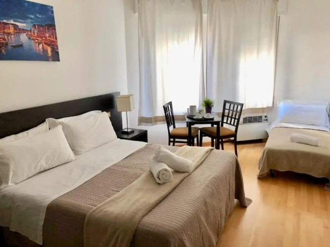 Standard Triple room