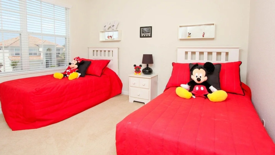 6-bedroom 2505