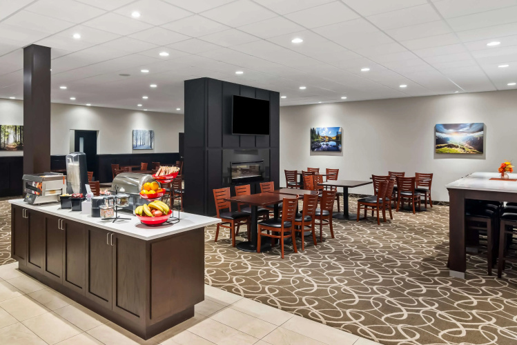 Best Western Plus Pitt Meadows Inn & Suites photo 25