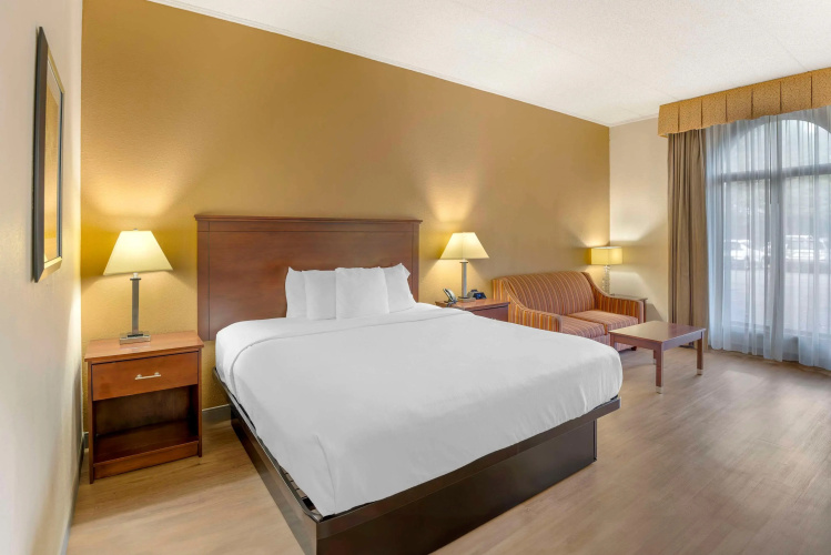 Best Western Plus Governor's Inn
