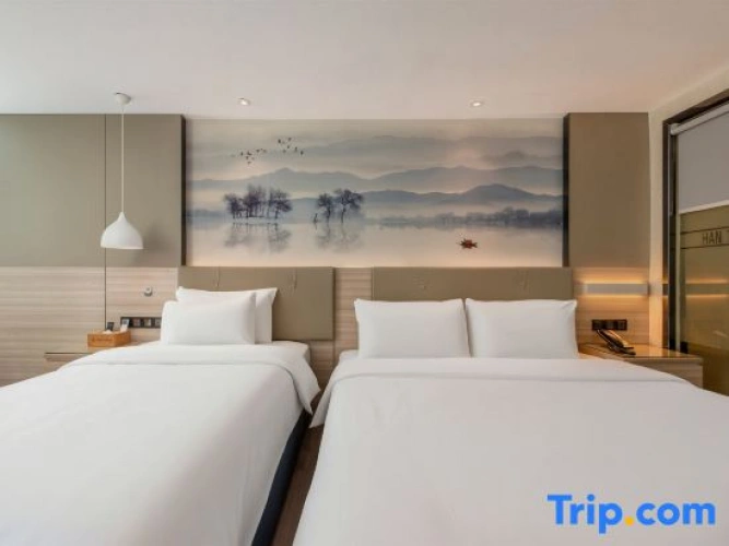Standard Double room with street view