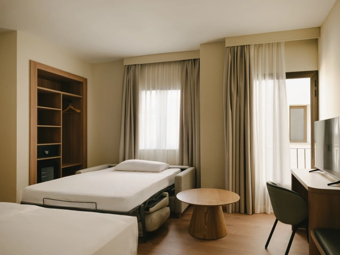 Standard Triple room