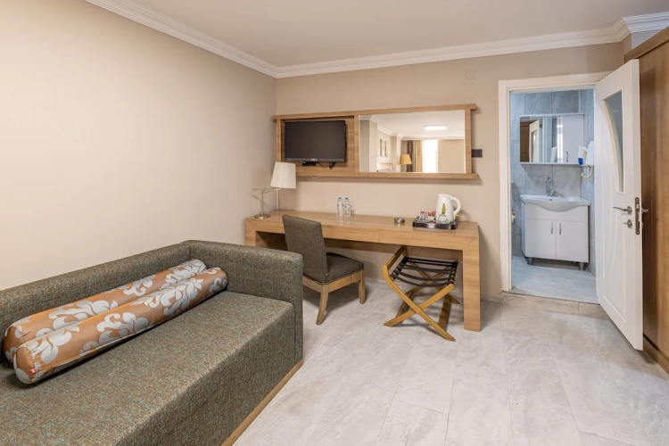 Blue Park Hotel