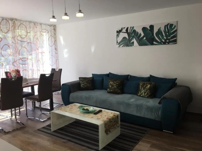 3 Bedrooms Apartment
