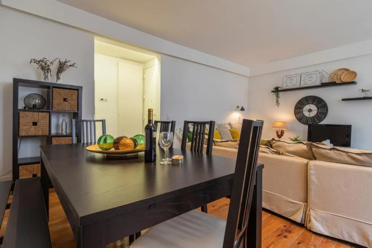 32 -Lovely 2 bedroom Apt in Principe Real