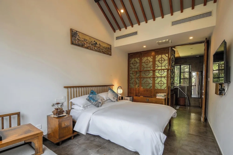 Presidential Suite with garden view
