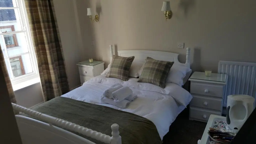 Central Bar Guesthouse