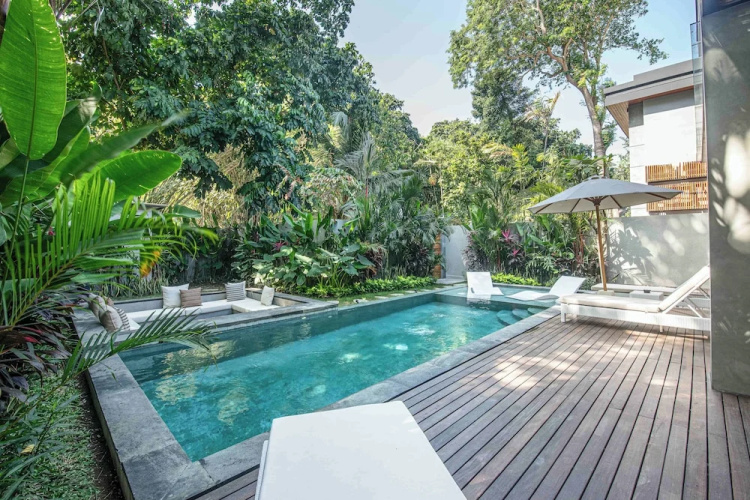 Stylish 5BR Designer Villa, 400m to the Ocean