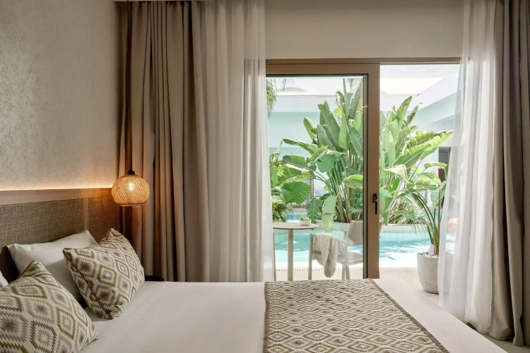 Blue Sea Island Hotel