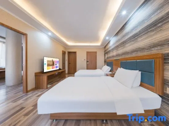 Business Triple Suite