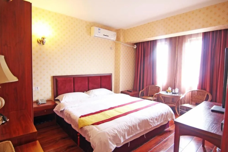 Jienasi Business Hotel