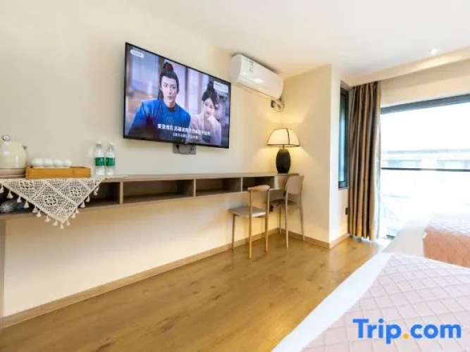 2 Bedrooms Suite with garden view