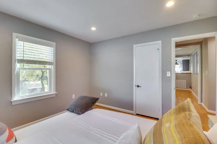 Charming Retreat in Charlottesville w/ Deck!