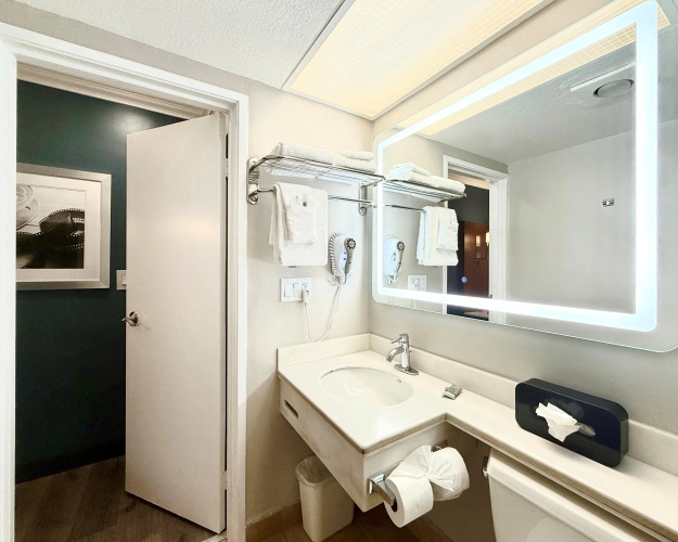 Best Western Hollywood Plaza Inn -Hollywood Walk of Fame photo 10