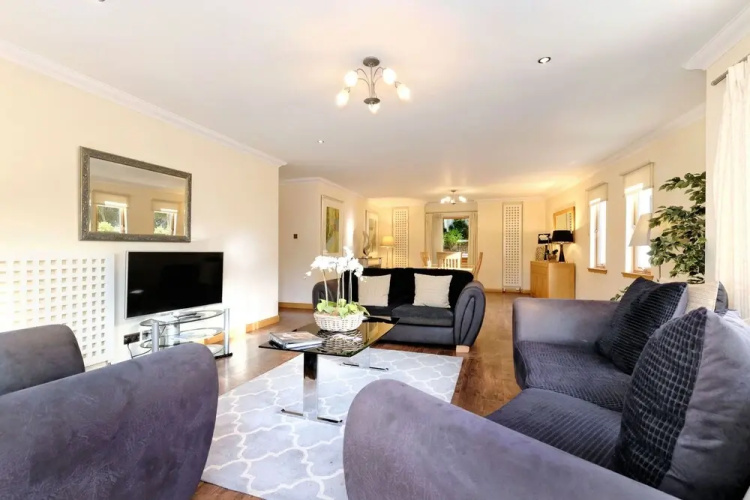 Bright Cults Home Near to the River Dee