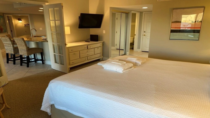 2518 Mare 2 Bedroom Condo