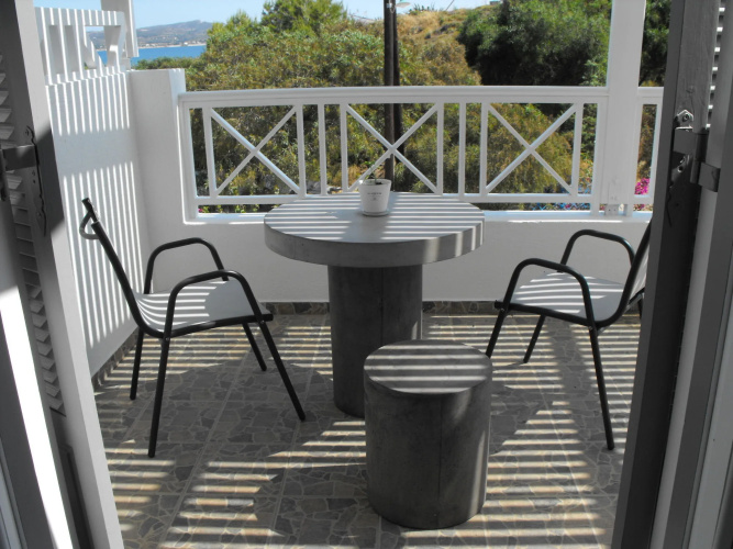 Milos Bay Suites