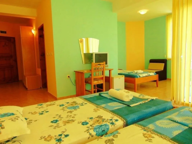 Hotel Crystal