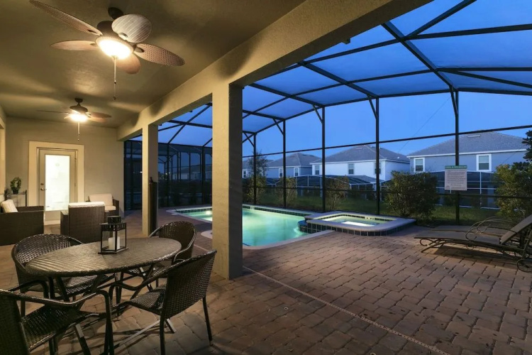 Newly built 6 Bed 6 Bath Pool Home by RedAwning