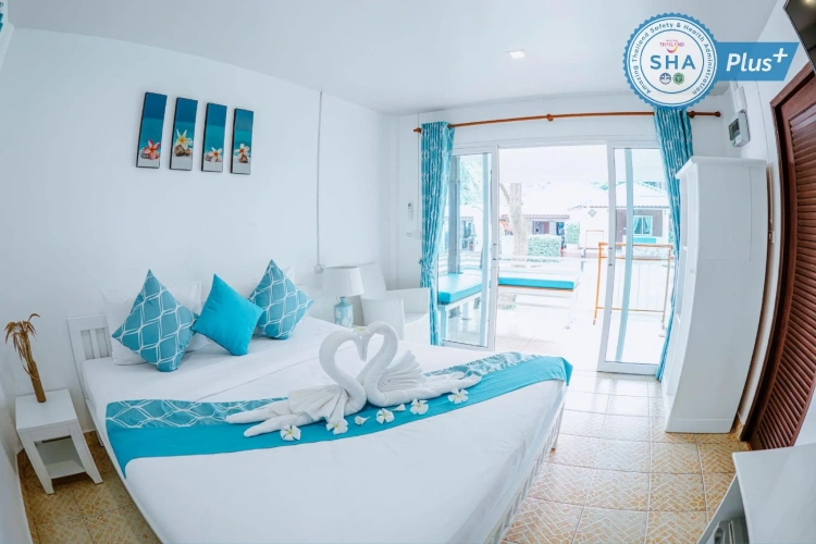 Deluxe Bungalow beachfront